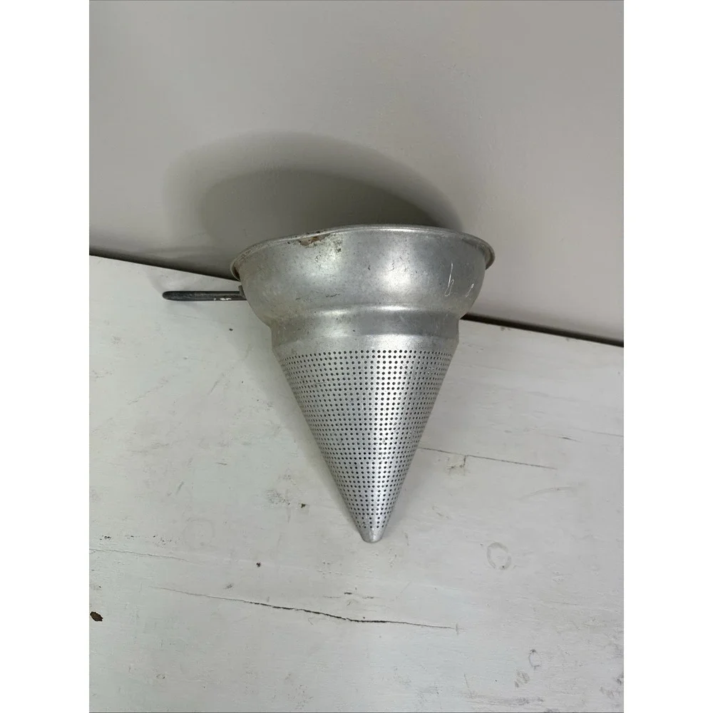 Vintage 50's NO462 USA Wearever Aluminum Cone Sieve Colander Strainer (no stand)
